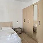 Klara's Vlorë
